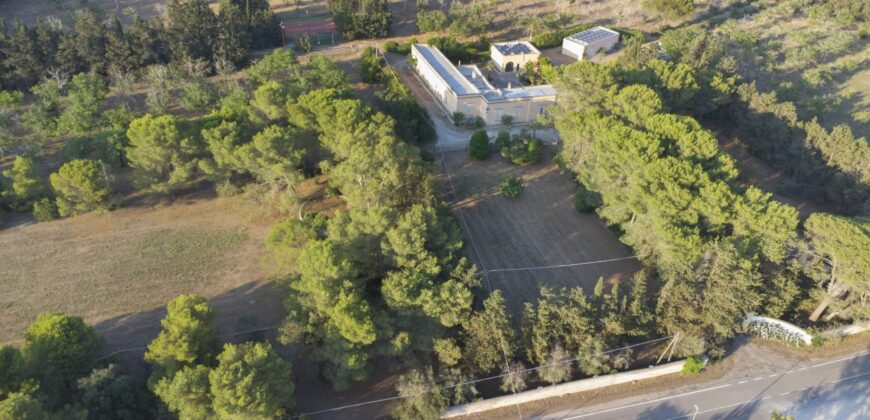 Eleganza e Fascino nel Cuore del Salento: Un Antico Casino di Caccia ad Arnesano