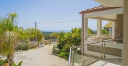 Gagliano del Capo immersa nel verde e a pochissimi minuti a piedi dal mare elegante villa con piscina