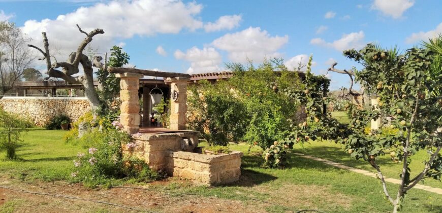 Antica villa con piscina nella campagna Salentina 